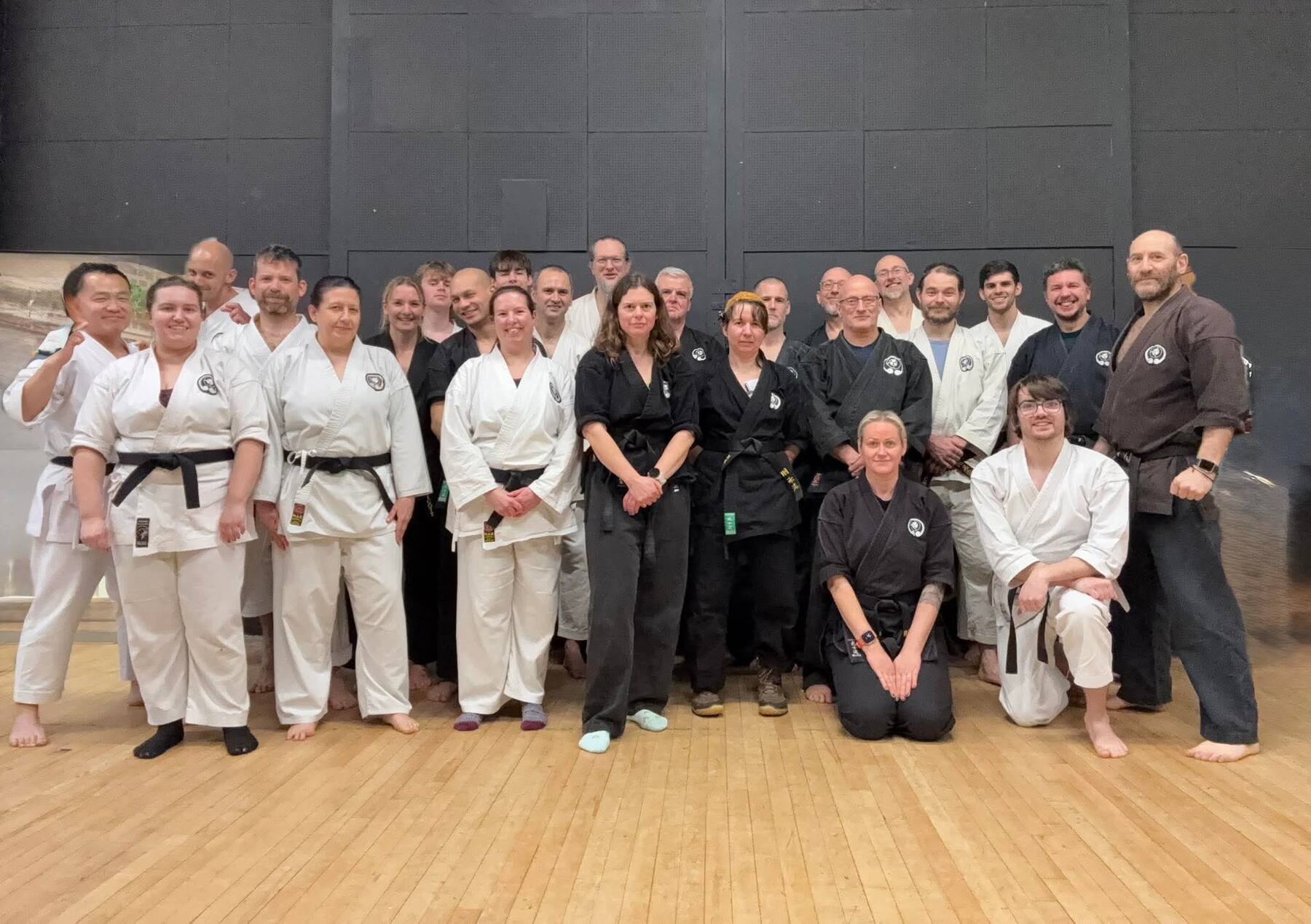 Big club group photo - mixed dans