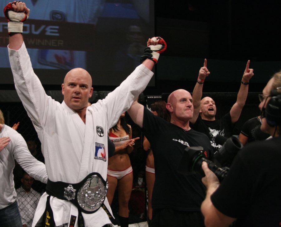 Neil Grove victory in cage