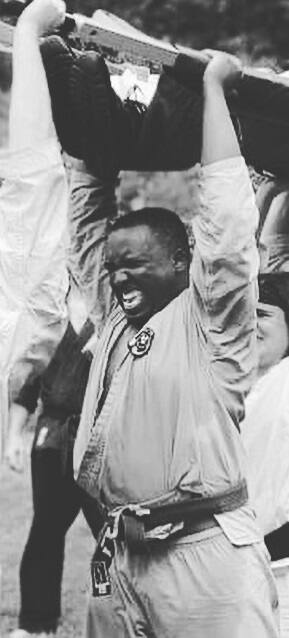 Sidney Ushurhe action